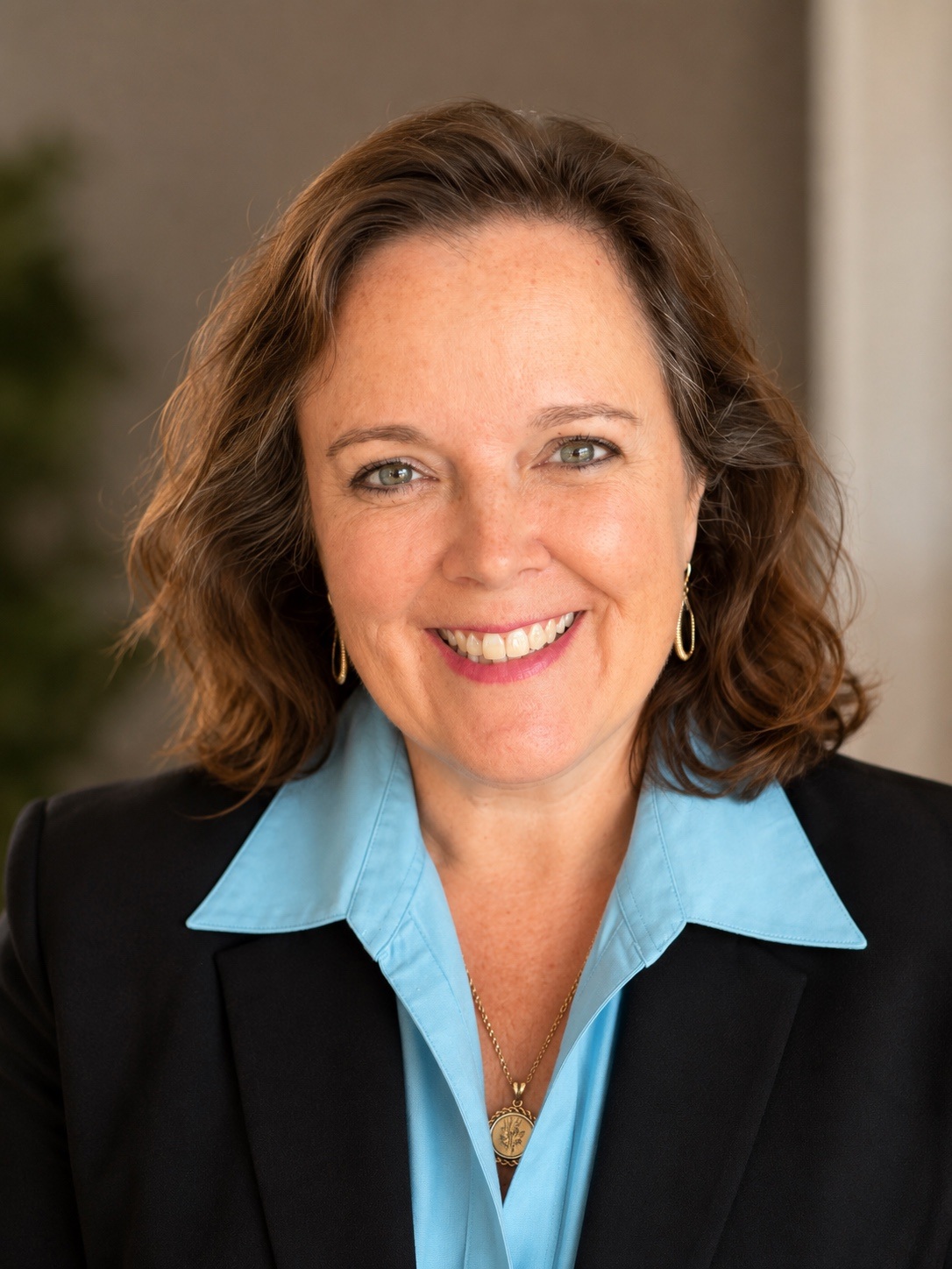 Professional portrait of Melinda Klotz Mercer